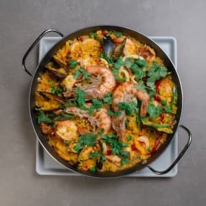 a picture of Paella